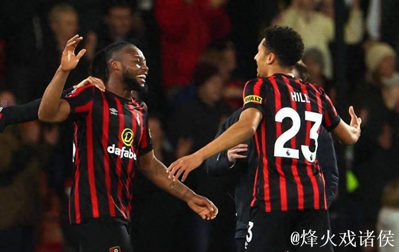 伯恩茅斯成首支在曼联主场三场联赛中均攻入3+球的球队 伯恩茅斯成首支在曼联主场三场联赛中均攻入3+球的球队